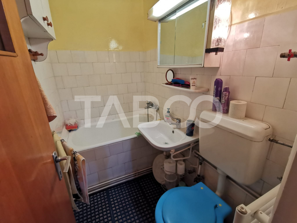 Apartament cu 3 camere la etajul 2 in zona Mihai Viteazul