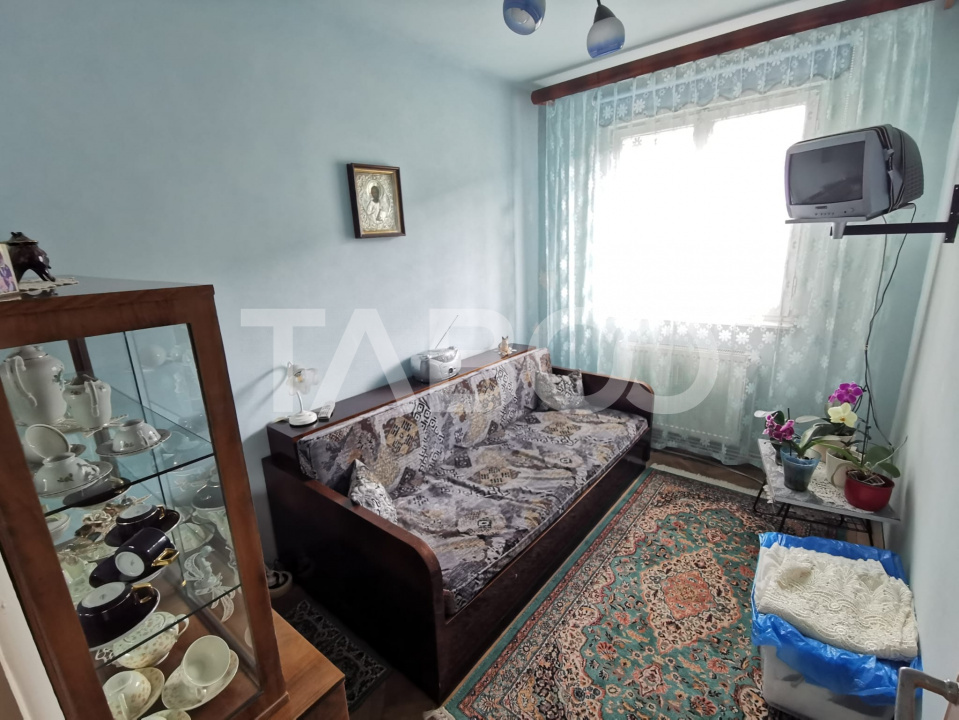 Apartament cu 3 camere la etajul 2 in zona Mihai Viteazul