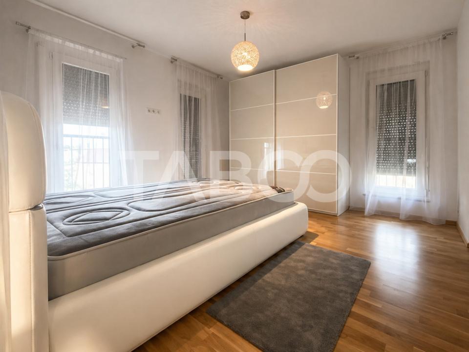 Apartament cu 3 camere la etajul 3 lift balcon boxa si parcare 