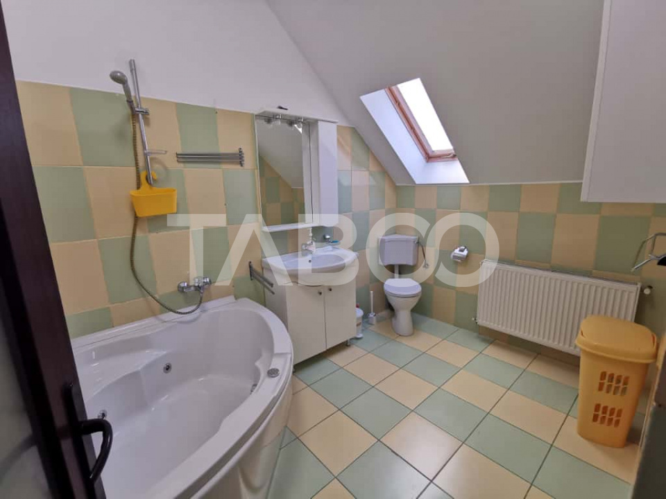 Apartament cu 3 camere langa facultatea de Stiinte de inchiriat