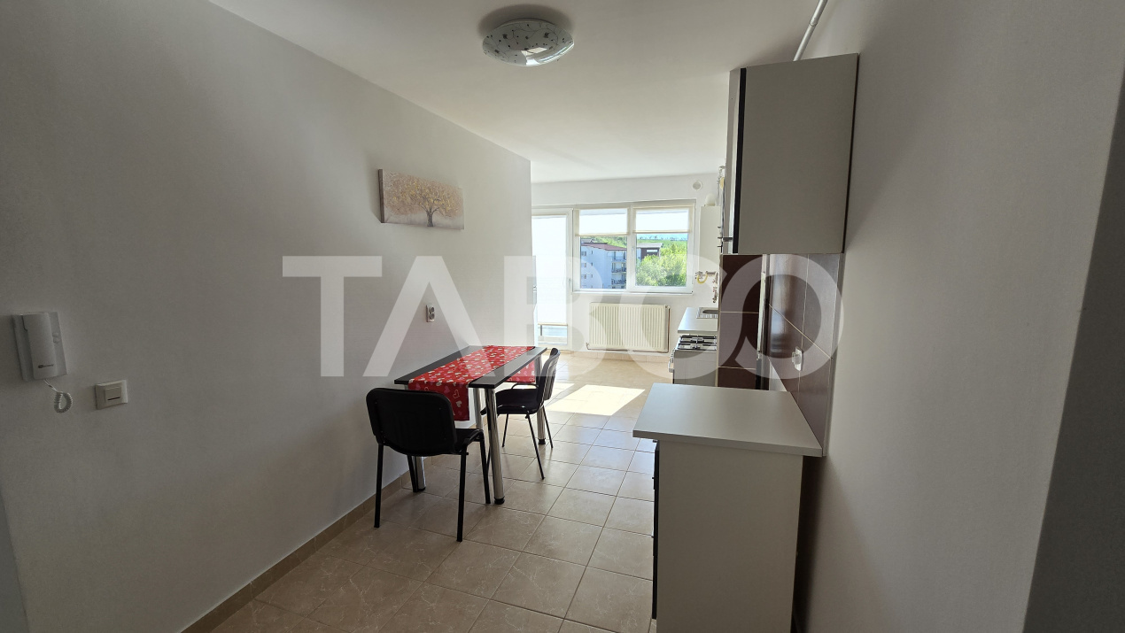Apartament cu 3 camere luminoase si balcon de vanzare Tilisca  