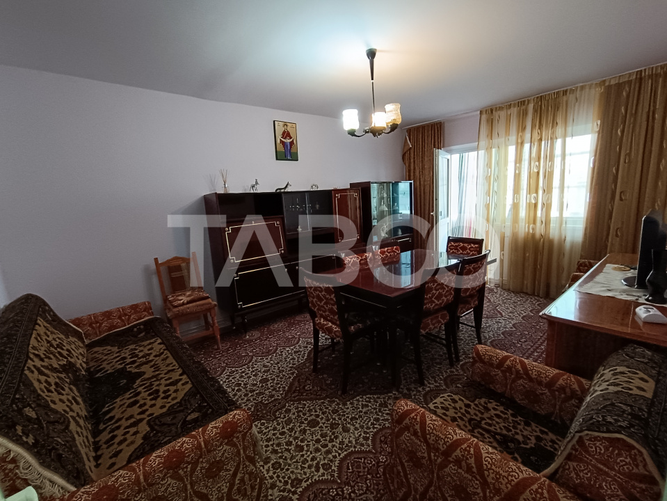 Apartament cu 3 camere mobilat utilat de inchiriat  92mpu Sibiu Strand
