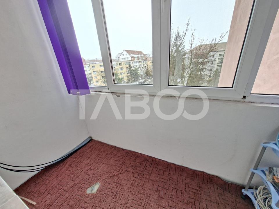 Apartament cu 3 camere si balcon de inchiriat in Sibiu zona Rahovei