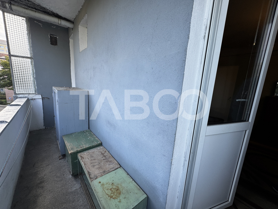 Apartament cu 3 camere si balcon etaj 3 Mihai Viteazu Sibiu
