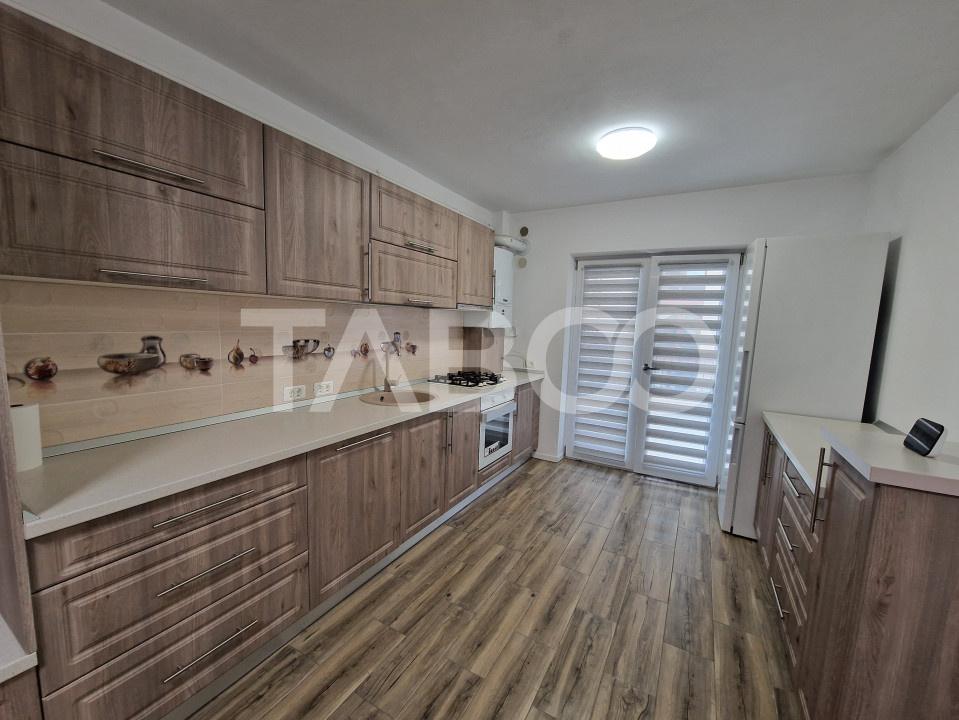 Apartament cu 3 camere si loc de parcare etaj 1 Calea Surii Mici