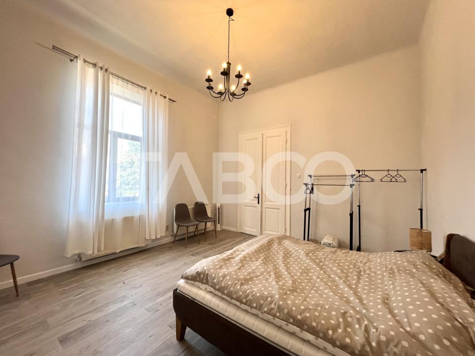 Apartament cu 3 camere si terasa de 14 mp de vanzare in zona Centrala