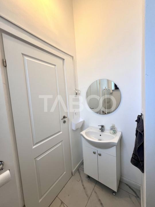 Apartament cu 3 camere si terasa de 14 mp de vanzare in zona Centrala