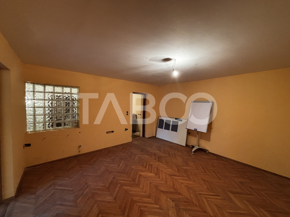 Apartament cu 4 camere de vanzare  110 mp  zona Orasul de Jos