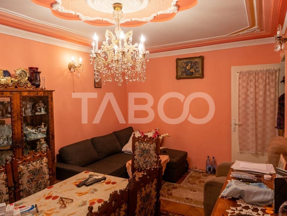 Apartament cu 4 camere de vanzare la etajul 1 in zona Vasile Aaron