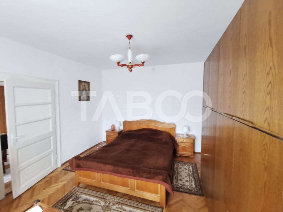 Apartament cu 5 camere in zona de case a Bulevardului Mihai Viteazul 
