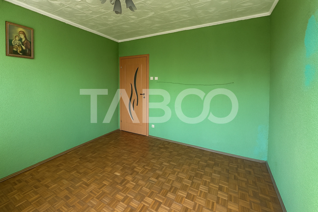Apartament  cu balcon 2 camere decomandat zona Strand Sibiu 
