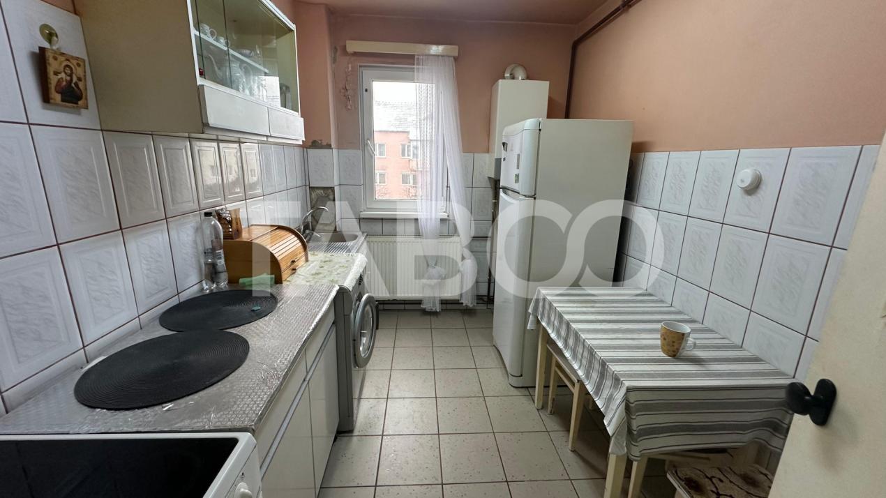 Apartament cu balcon 2 camere si Pivnita zona Mihai Viteazul Sibiu