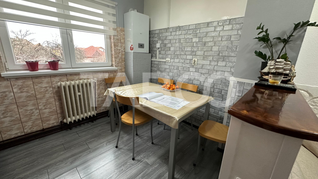 Apartament cu curte 4 camere si pivnita la casa zona Lazaret Sibiu