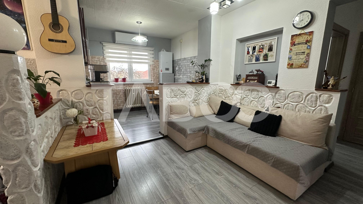 Apartament cu curte si pivnita la casa 4 camere zona Lazaret Sibiu