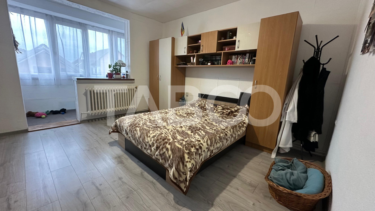 Apartament cu curte si pivnita la casa 4 camere zona Lazaret Sibiu