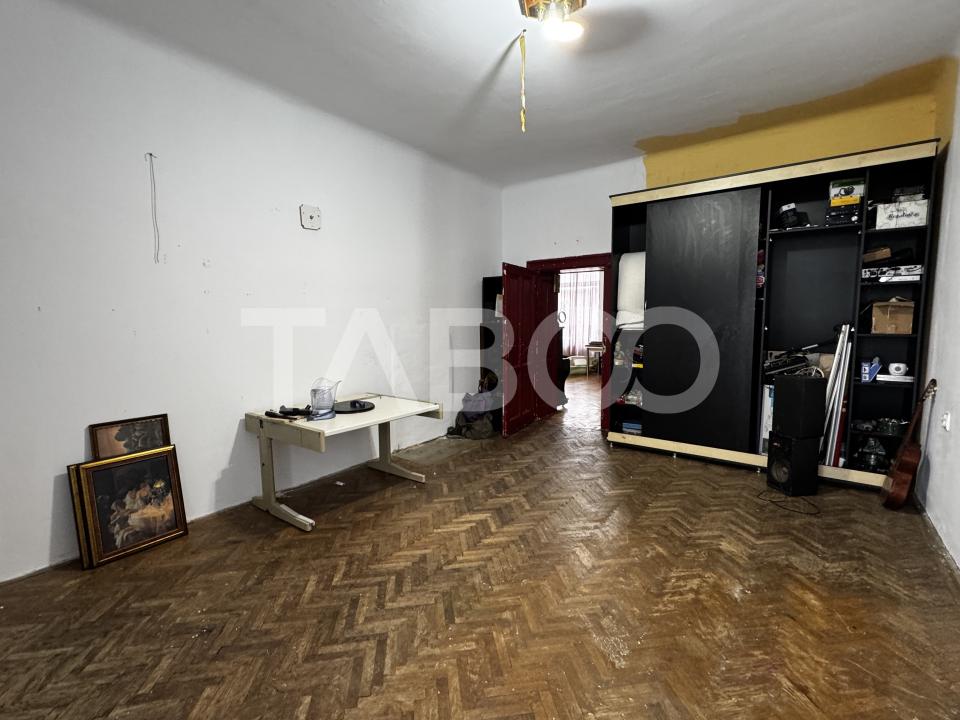 Apartament cu geamuri catre parc 4 camere 2 bai 109 mp Centrul Istoric