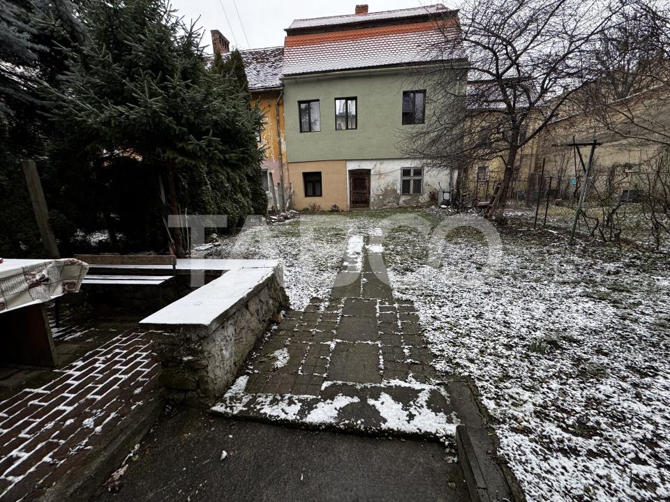 Apartament cu geamuri catre parc 4 camere 2 bai 109 mp Centrul Istoric