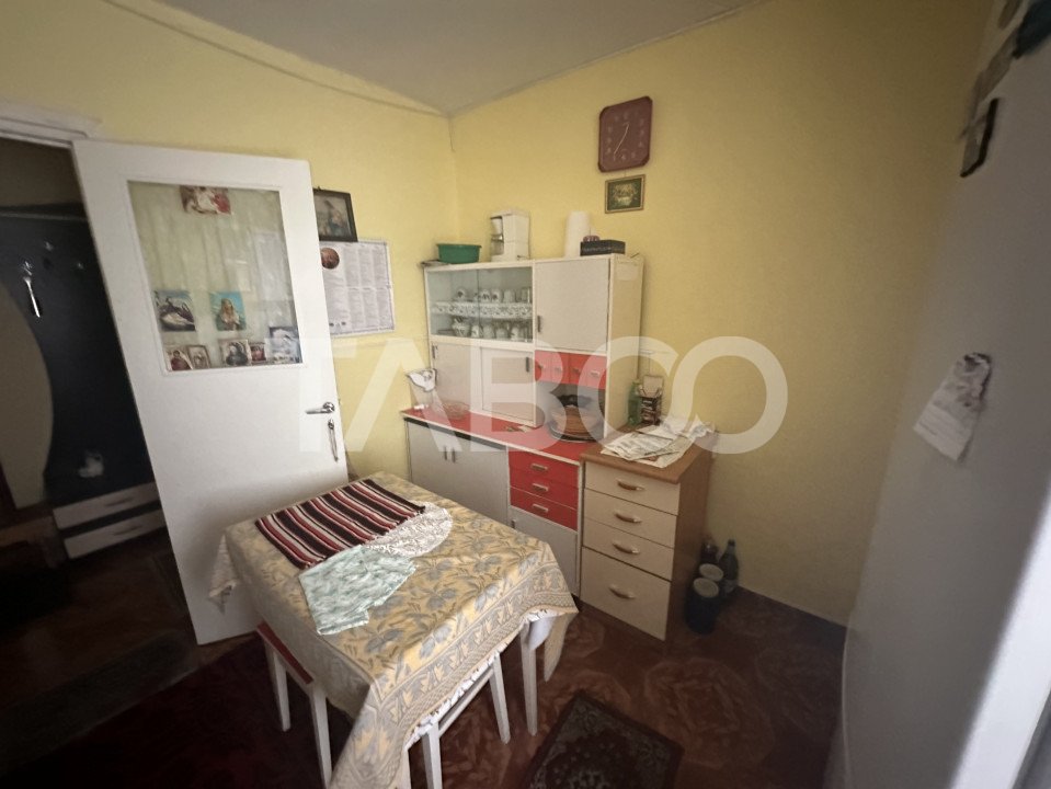  Apartament cu potential de investitie 3 camere 70 mpu etaj parter 