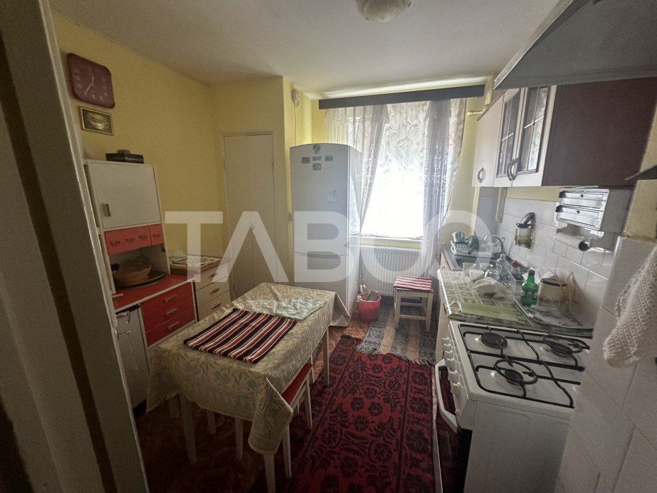  Apartament cu potential de investitie 3 camere 70 mpu etaj parter 
