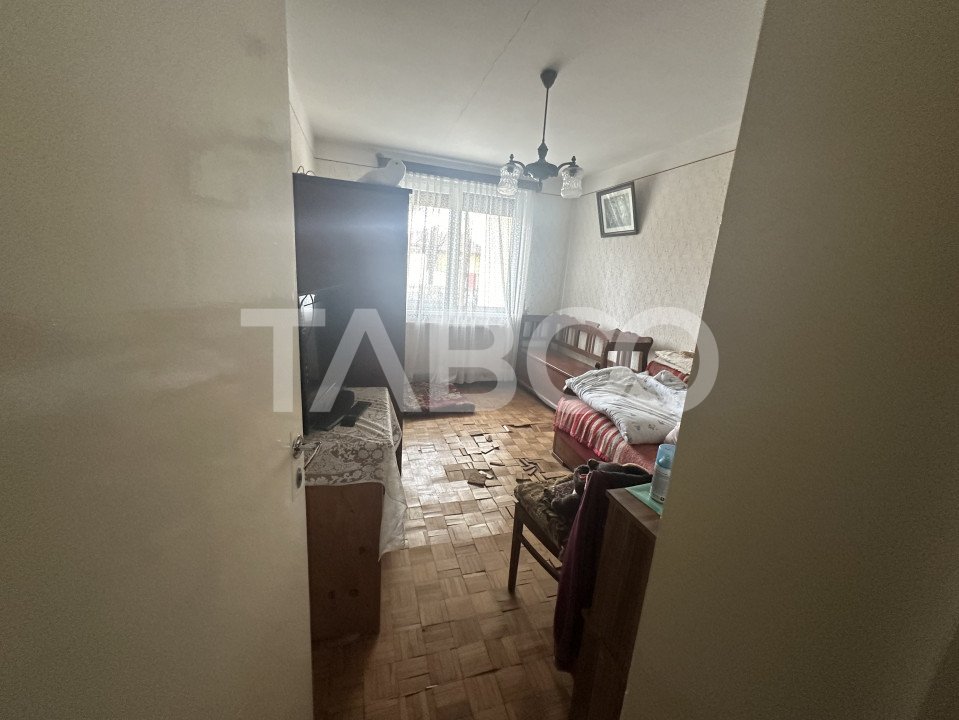  Apartament cu potential de investitie 3 camere 70 mpu etaj parter 