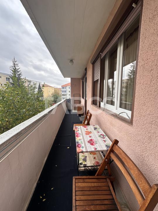 Apartament de inchiriat 2 camere balcon decomandat zona Mihai Viteazul