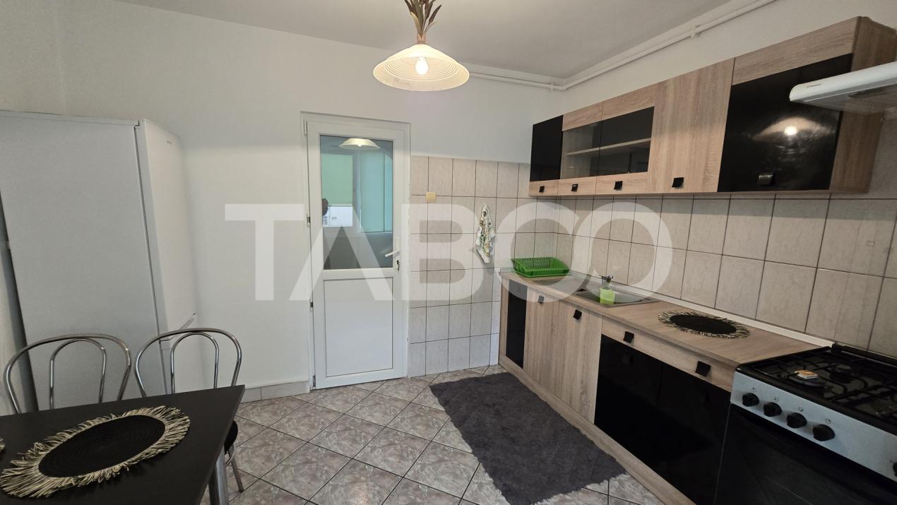 Apartament de inchiriat 2 camere bloc cu lift Mihai Viteazul