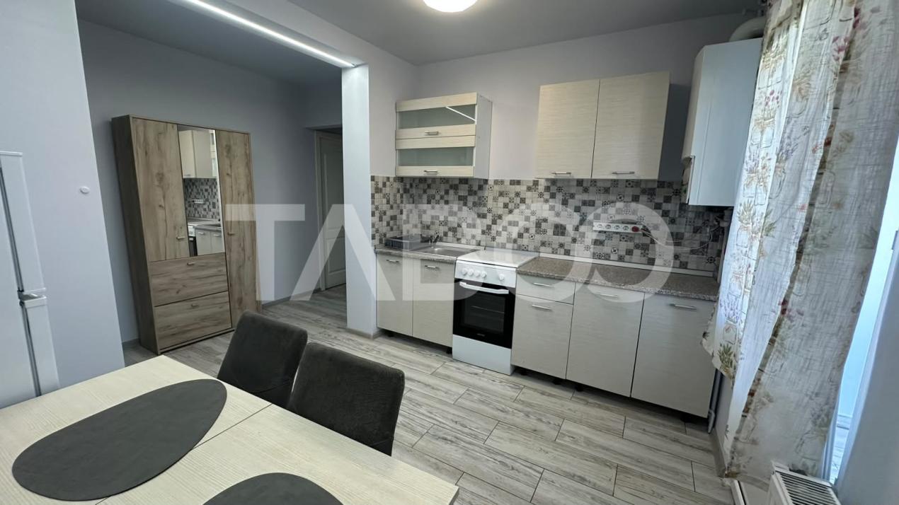 Apartament de inchiriat 2 camere decomandat balcon zona Strand Sibiu 