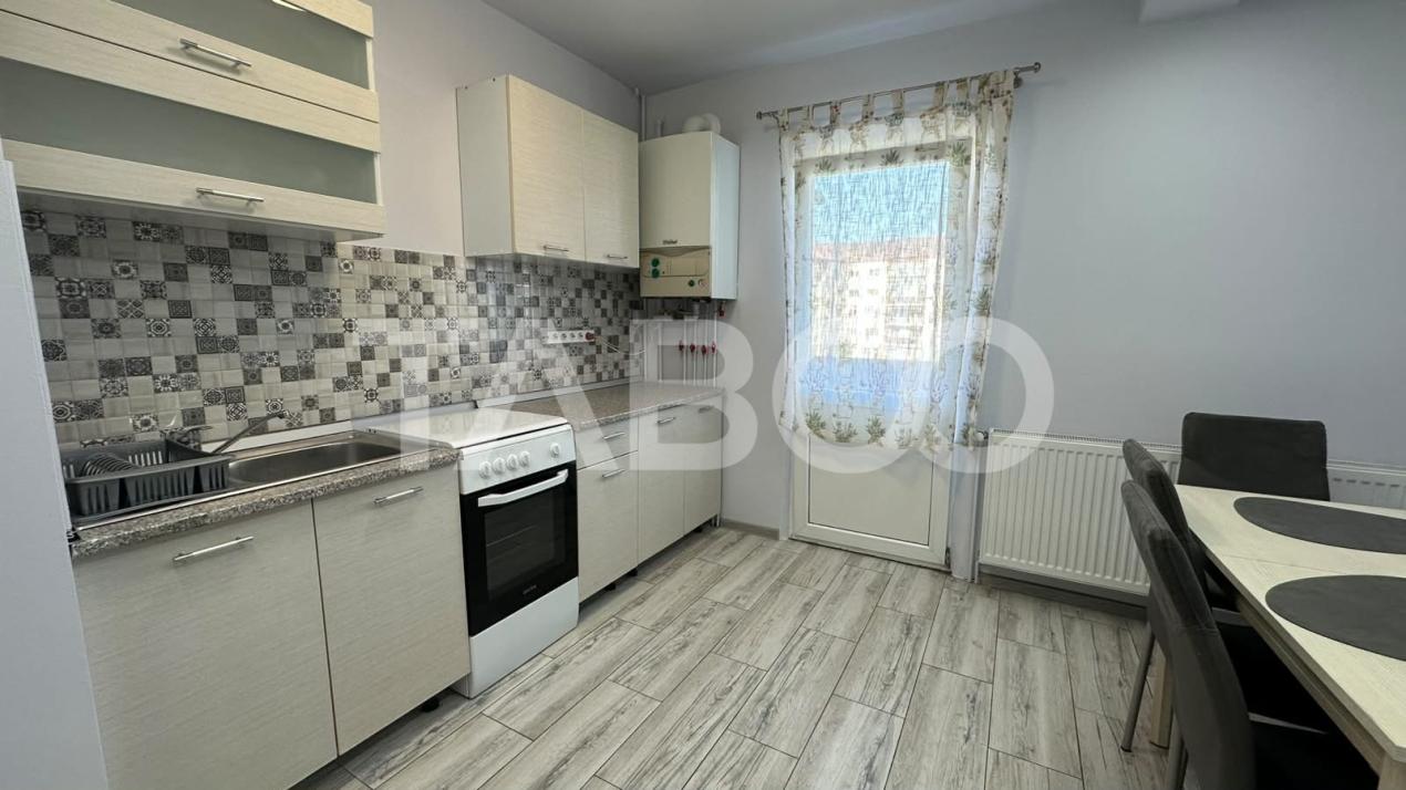 Apartament de inchiriat 2 camere decomandat balcon zona Strand Sibiu 