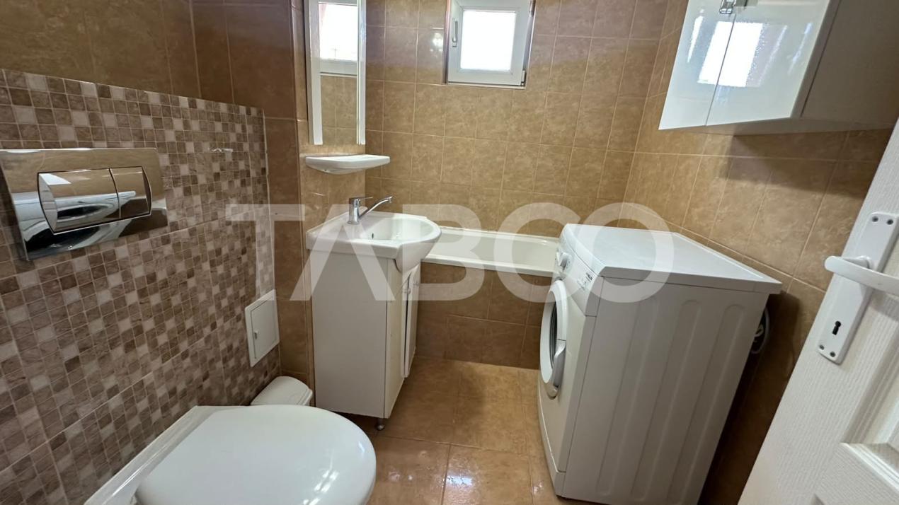 Apartament de inchiriat 2 camere decomandat balcon zona Strand Sibiu 