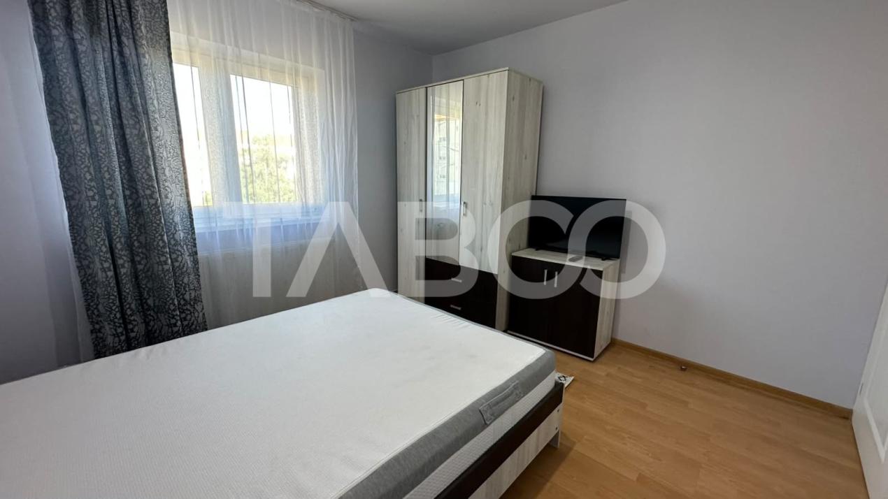 Apartament de inchiriat 2 camere decomandat balcon zona Strand Sibiu 
