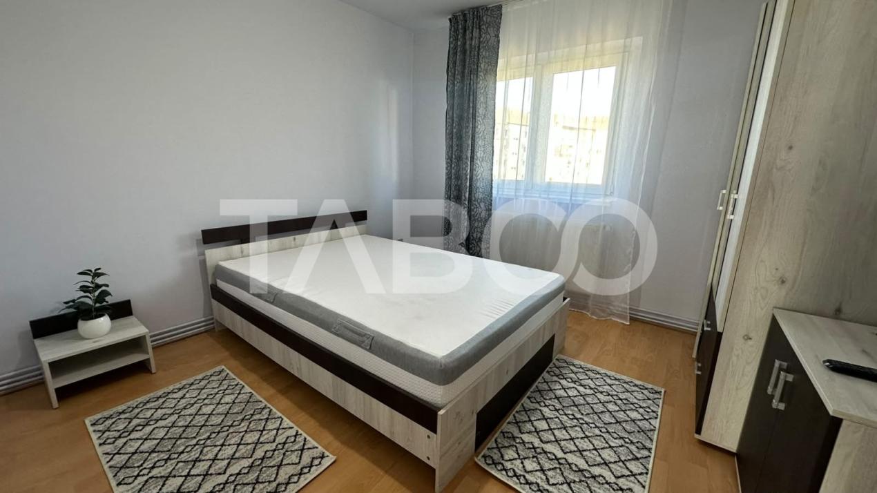 Apartament de inchiriat 2 camere decomandat balcon zona Strand Sibiu 