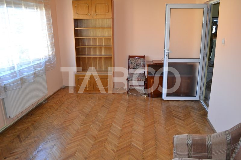 Apartament de inchiriat 2 camere decomandate balcon Central Sibiu