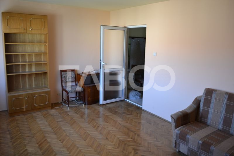 Apartament de inchiriat 2 camere decomandate balcon Central Sibiu