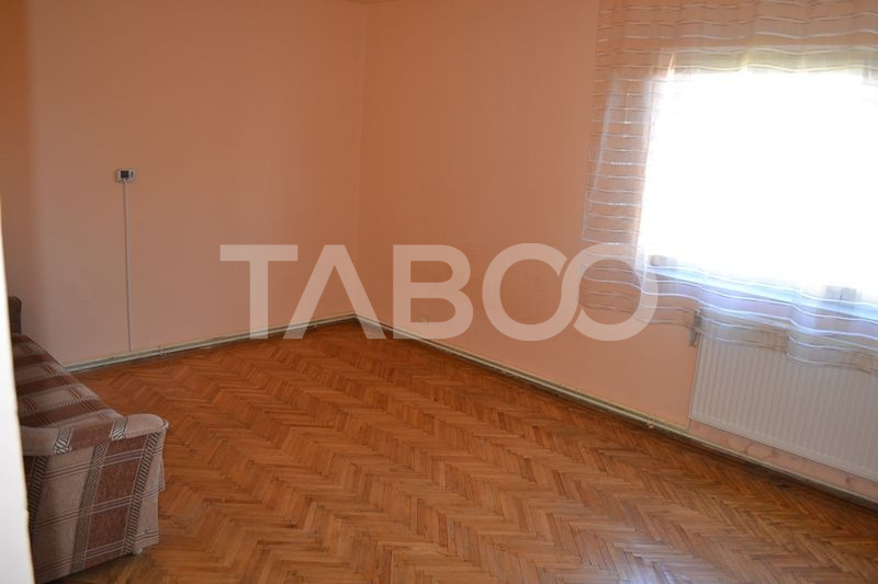 Apartament de inchiriat 2 camere decomandate balcon Central Sibiu