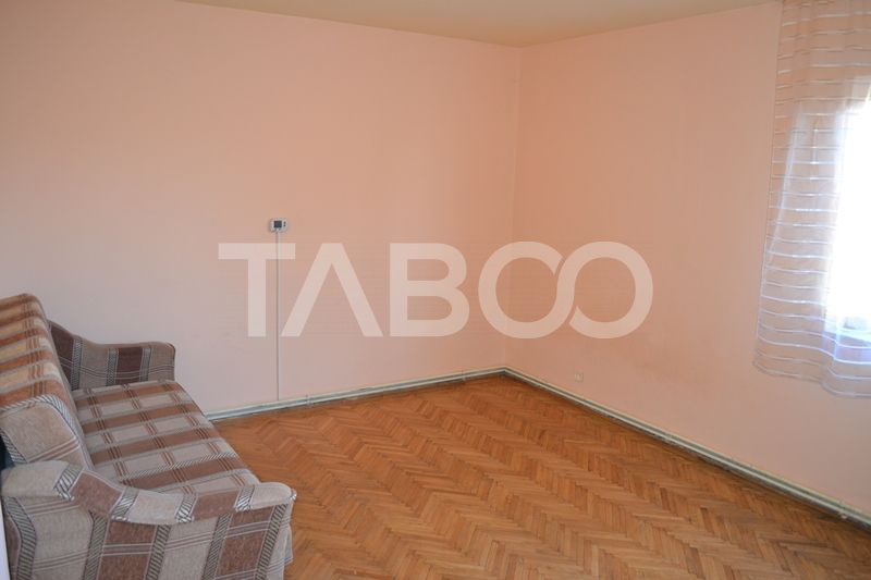 Apartament de inchiriat 2 camere decomandate balcon Central Sibiu