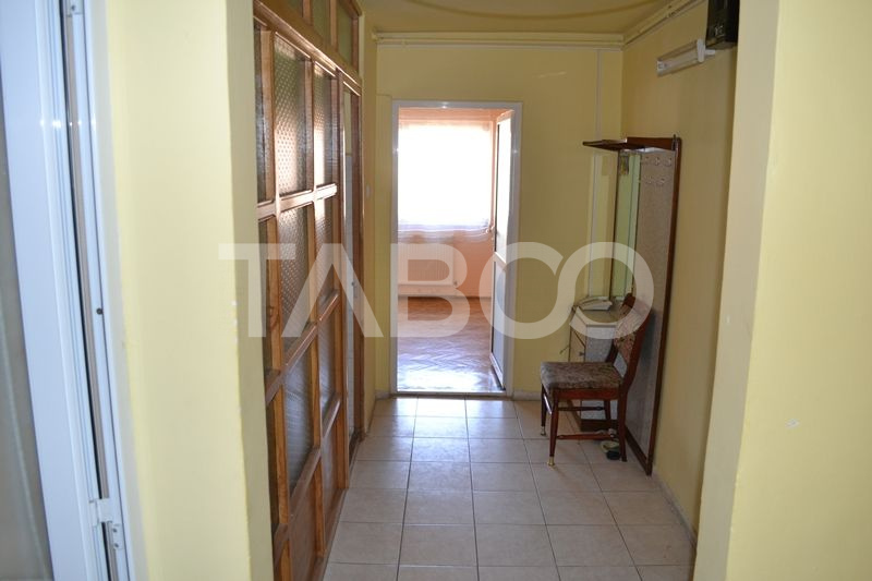 Apartament de inchiriat 2 camere decomandate balcon Central Sibiu