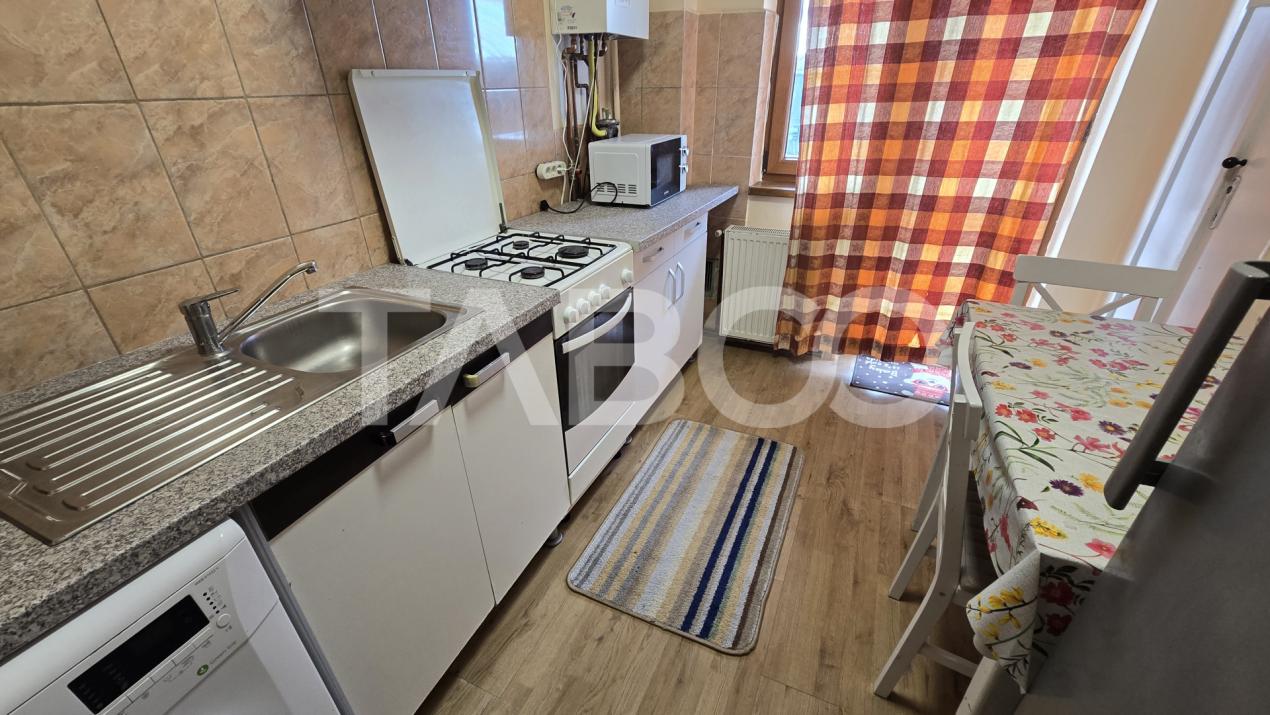 Apartament de inchiriat 2 camere decomandate balcon zona Dioda