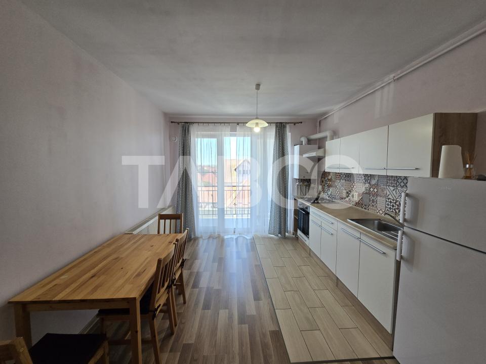 Apartament de inchiriat 2 camere etaj 2 balcon 7m in City Rezidence