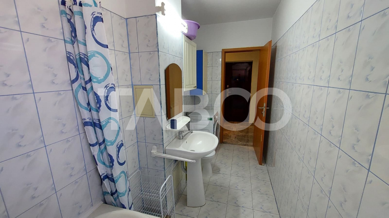 Apartament de inchiriat 2 camere etaj 2 cu parcare proprie C.Dumbravii