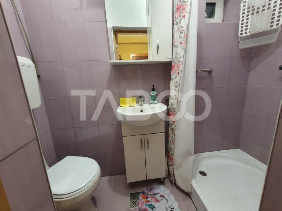 Apartament de inchiriat 2 camere la casa 40 mp utili + curte