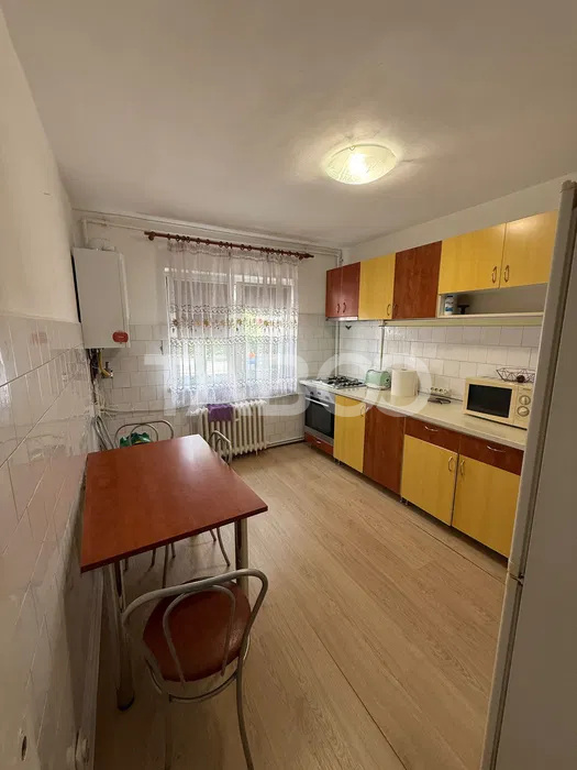 Apartament de inchiriat 2 camere mobilate utilate zona Strand
