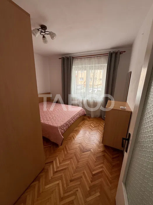 Apartament de inchiriat 2 camere mobilate utilate zona Strand