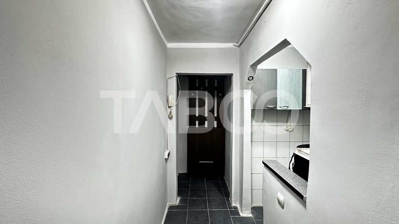 Apartament de inchiriat 2 camere utilate mobilate zona Vasile Aaron