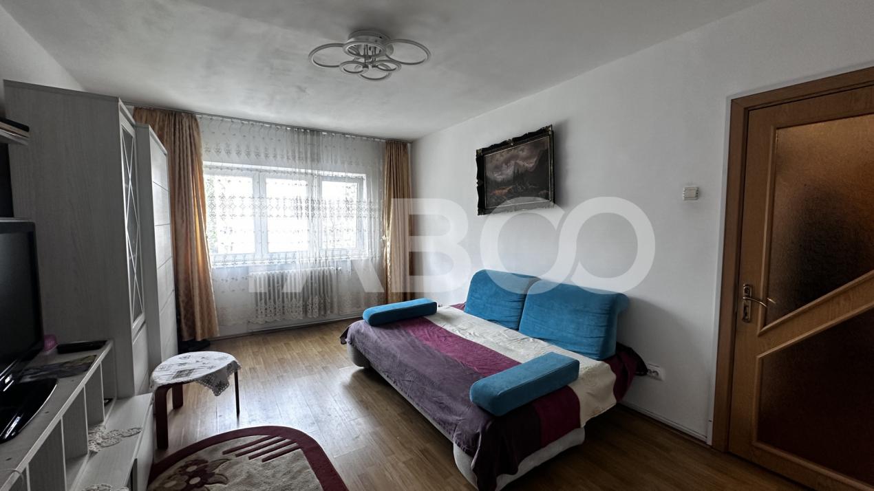 Apartament de inchiriat 2 camere utilate mobilate zona Vasile Aaron