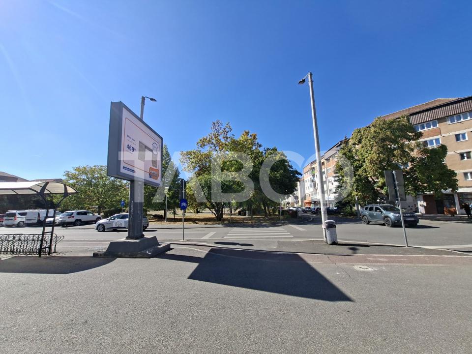 Apartament de inchiriat 2 camere zona Strand etaj 3 bucatarie separata