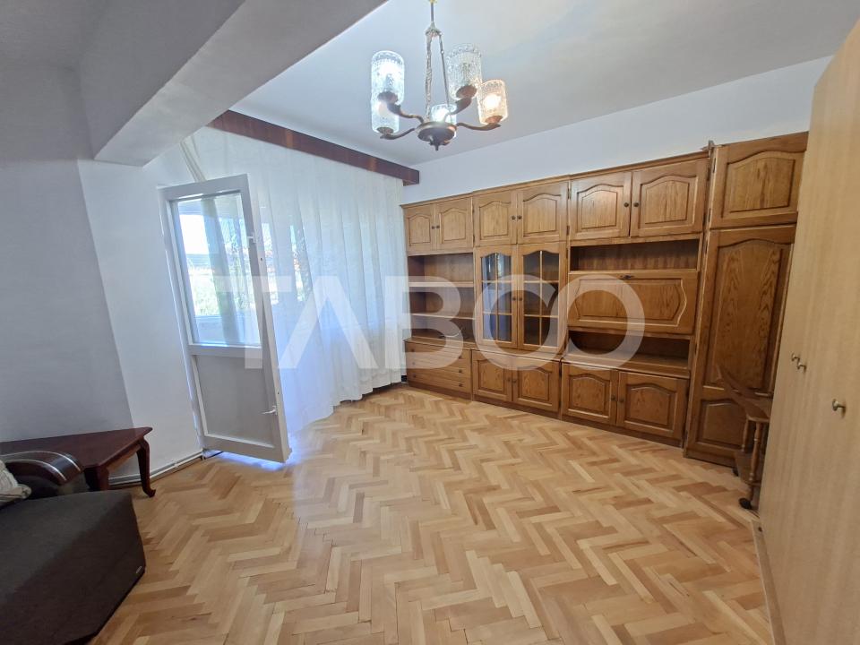 Apartament de inchiriat 2 camere zona Strand etaj 3 bucatarie separata in Sibiu - Doljului