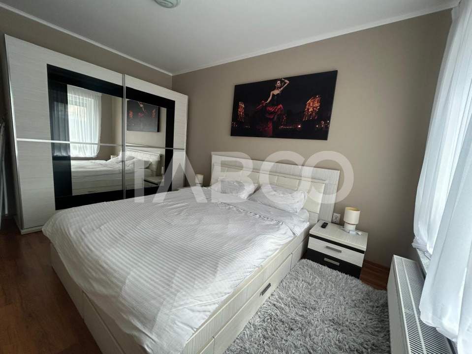 Apartament  de inchiriat 2 etaj intermediar balcon si parcare privata 