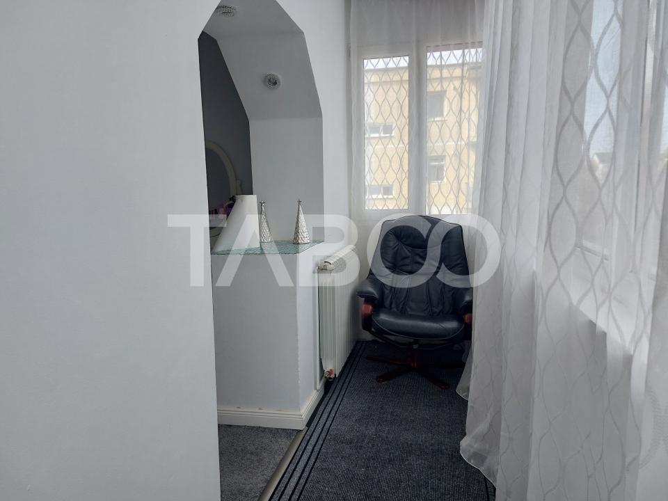 Apartament de inchiriat 3 camere 2 bai aproape de parc Valea Aurie