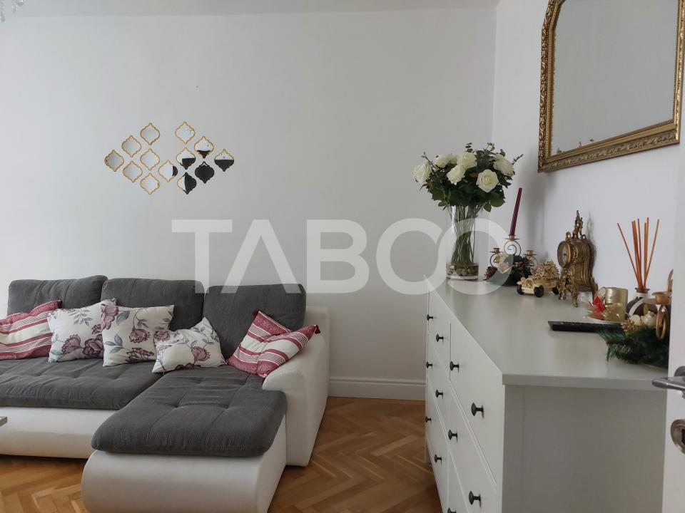 Apartament de inchiriat 3 camere 2 bai aproape de parc Valea Aurie