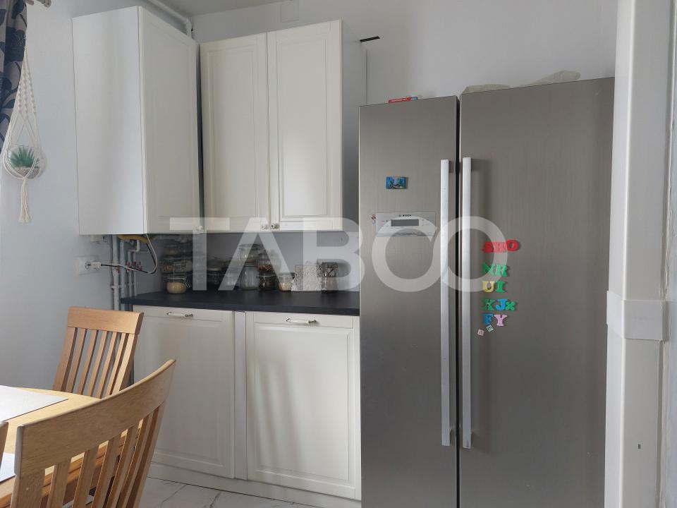 Apartament de inchiriat 3 camere 2 bai aproape de parc Valea Aurie